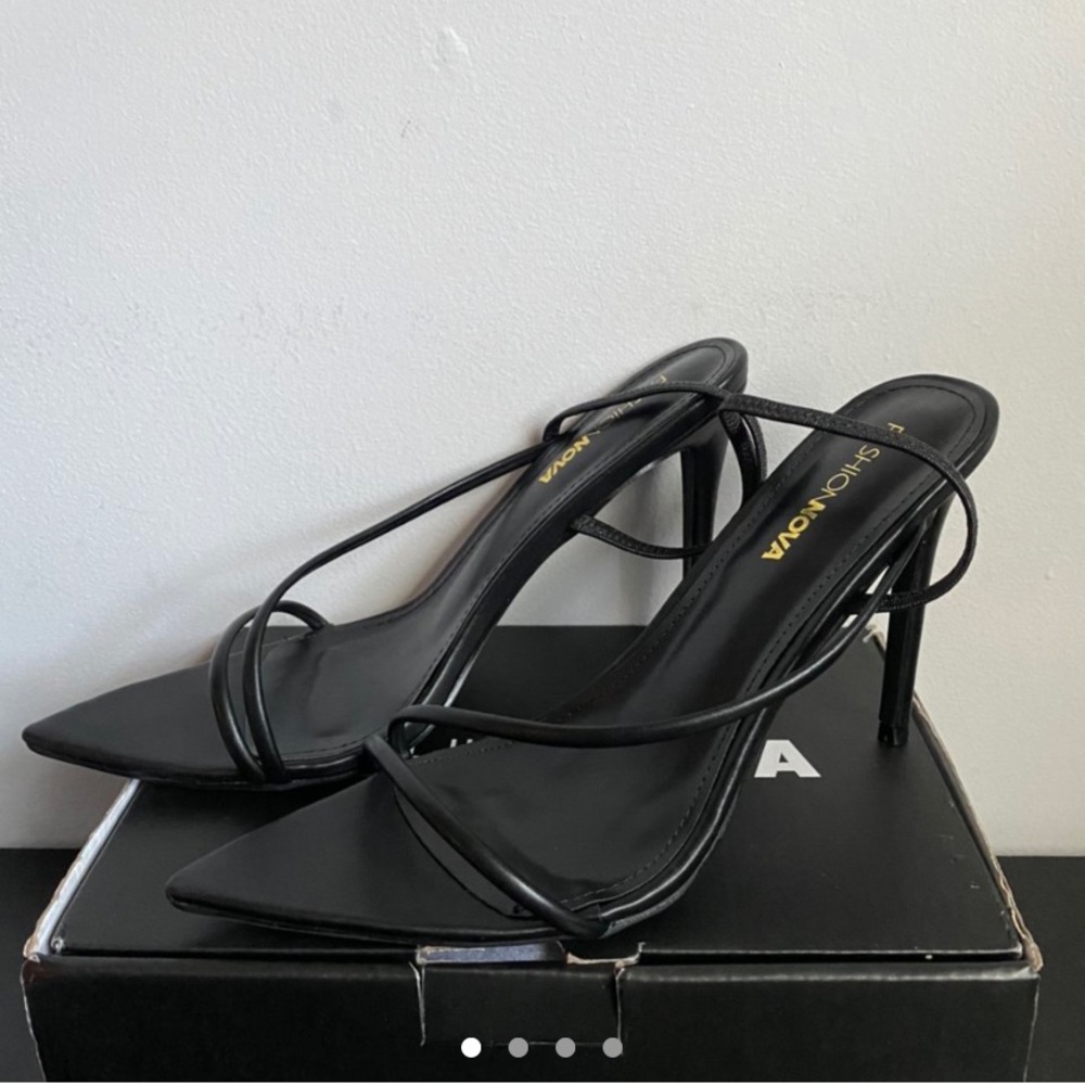 Fashionnova open toed strappy heels!! Never worn!!